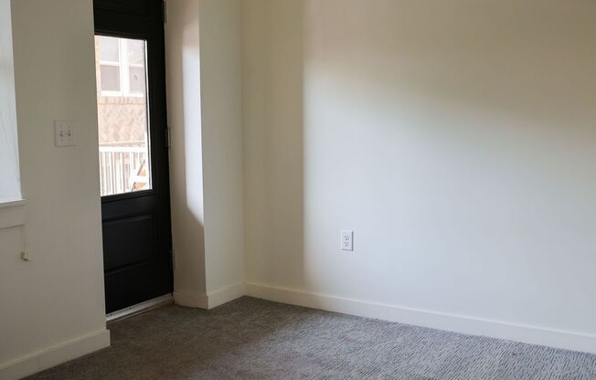 1 bed, 1 bath, 572 sqft, $980, Unit 911-402