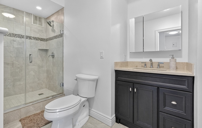 1 bed, 1 bath, 862 sqft, $4,100, Unit 33E