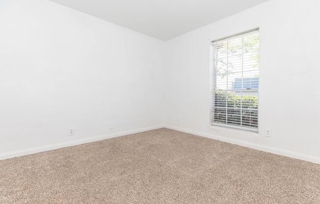 2 beds, 2 baths, 929 sqft, $985