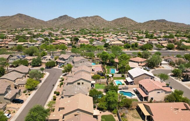 Charming 4 Bed 3 Bath Home in Norterra Area