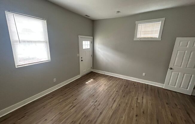 2 beds, 1 bath, $1,295