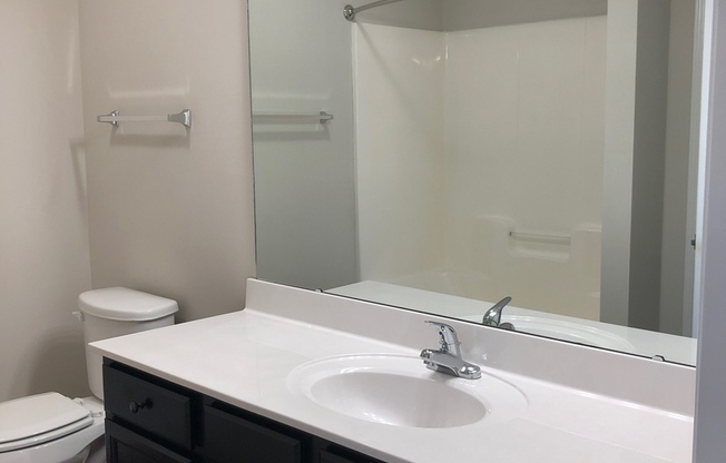 2 beds, 2 baths, 1,131 sqft, $1,425, Unit 2796-7