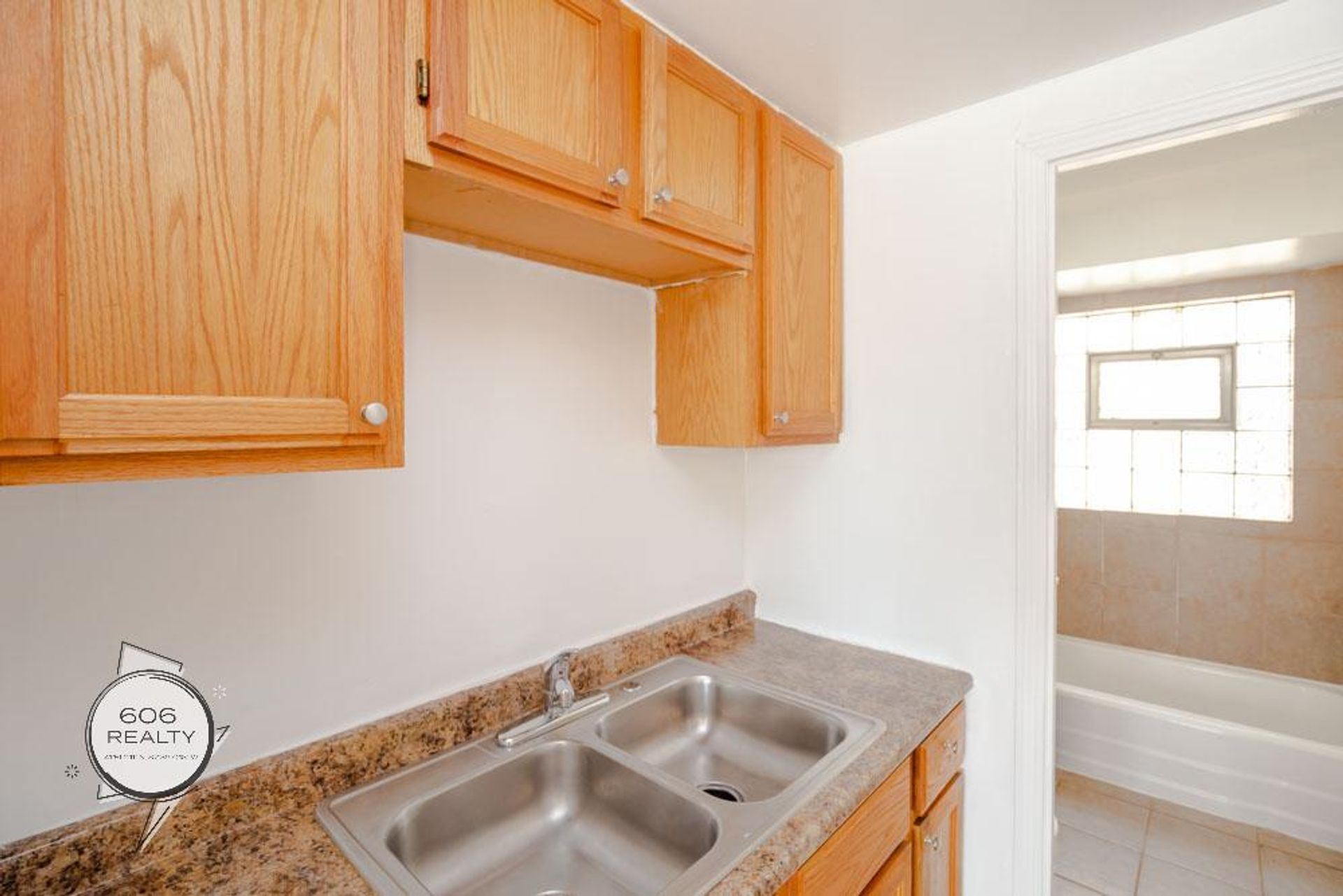 Bright and Sunny Cicero Apts Available!