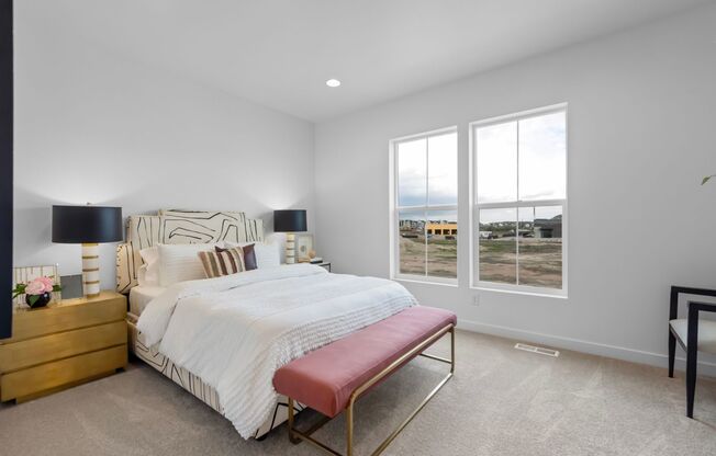 4-bed, 3.5-bath Townhome Available early July