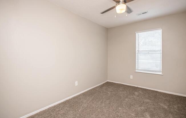 3 beds, 2 baths, 1,096 sqft, $1,550