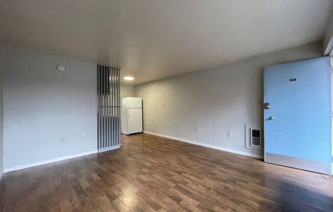 1 bed, 1 bath, 393 sqft, $1,150, Unit 305