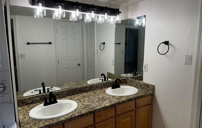 1 bed, 1 bath, $1,350, Unit Unit 1511