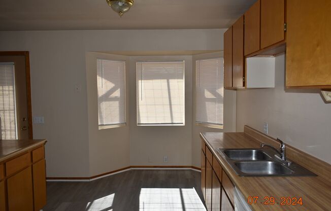 3 beds, 2 baths, $1,750