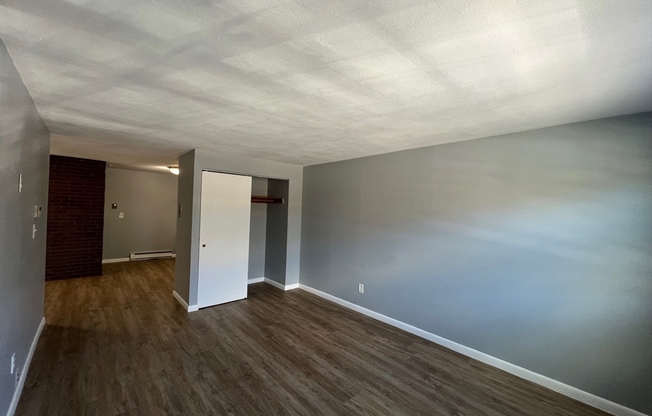 1 bed, 1 bath, 577 sqft, $1,850, Unit B15