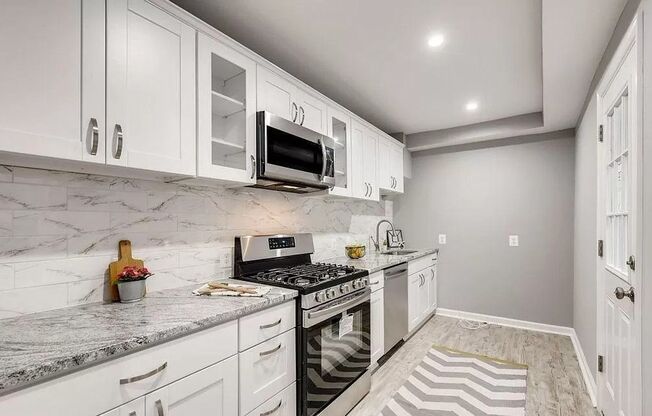 Charming 3 Bedroom/2.5 Bathroom Townhome in Beautiful Upper Fells Point!