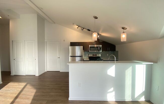 2 beds, 2 baths, 940 sqft, $2,950, Unit 2504-A