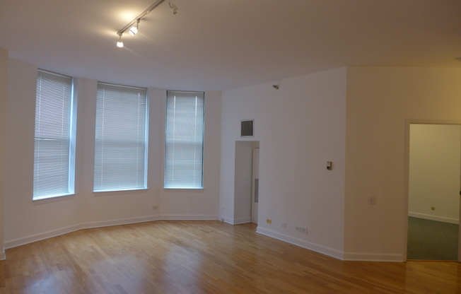 1 bed, 1 bath, 700 sqft, $1,995, Unit 13B