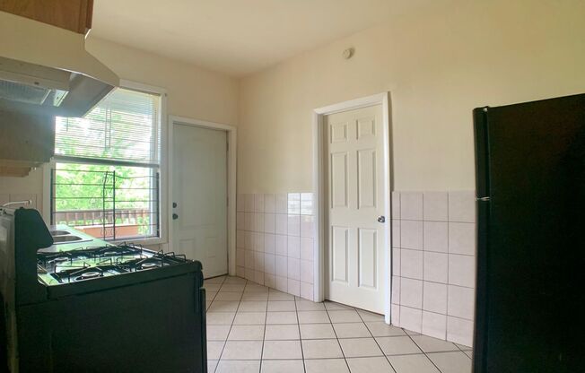 2 beds, 1 bath, $1,250, Unit 3340 - #2