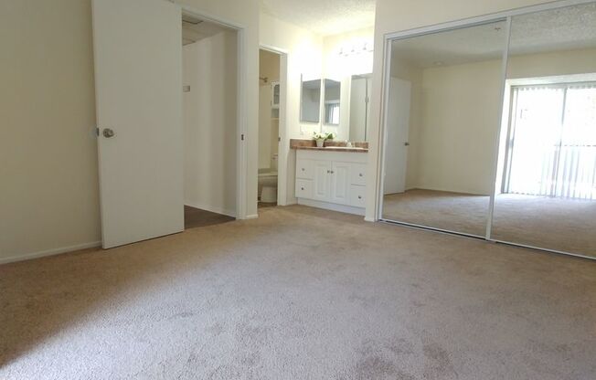 2 beds, 2 baths, 884 sqft, $2,792, Unit 217