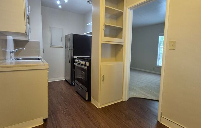 1 bed, 1 bath, $1,625, Unit 16