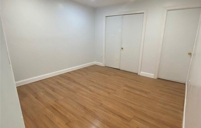 124 6 JAMAICA AVE
