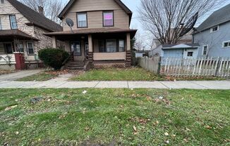 4 beds, 1 bath, $1,500