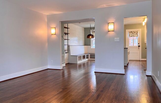 Charming 3 Bedroom/1 Bathroom Townhome in Towson!