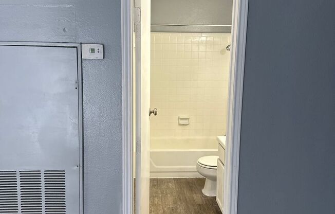 1 bed, 1 bath, 470 sqft, $745, Unit 911