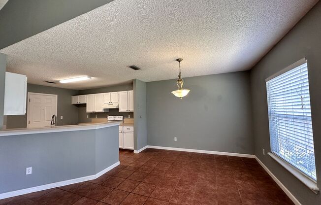 Beautiful home on Bridgecreek Dr in Argyle- Available Now!