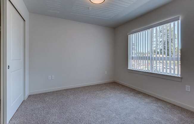 Bedroom Mill Creek Washington 98012 l Vintage at Mill Creek Senior Apartments