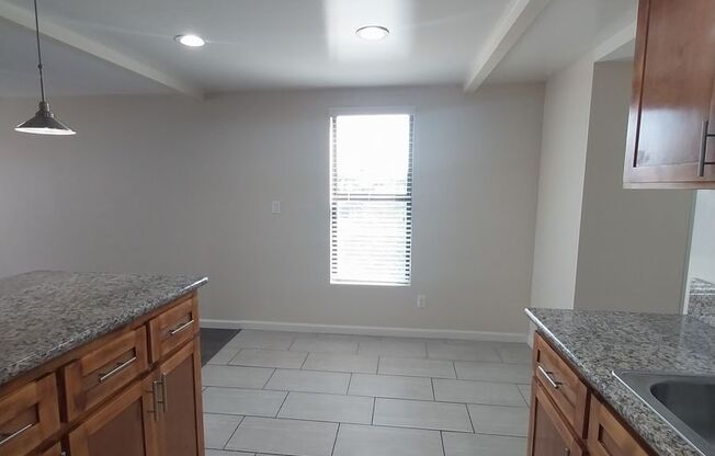 1 bed, 1 bath, 672 sqft, $1,995