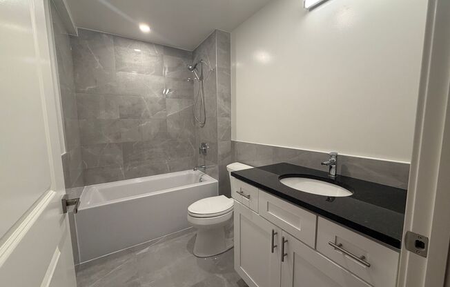 2 beds, 2 baths, 908 sqft, $3,650, Unit 952-202