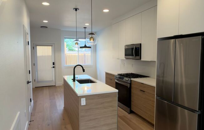 Modern SE Mill St Townhomes