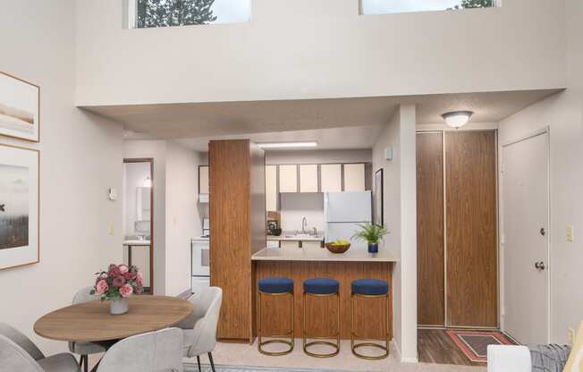View of dining area at Veri at Timberhill, Corvallis, 97330