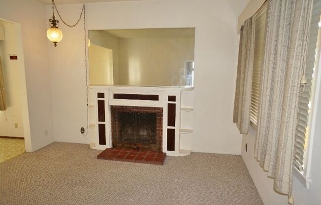 2 beds, 1 bath, $2,995