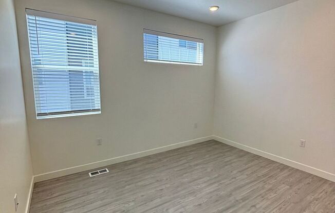 3 beds, 2.5 baths, 1,619 sqft, $2,045, Unit 562