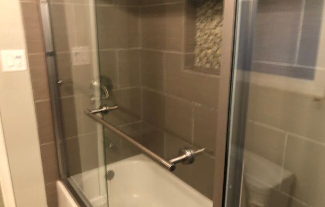 2 beds, 1 bath, 800 sqft, $2,695, Unit 644