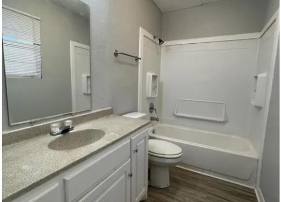 1 bed, 1 bath, $650
