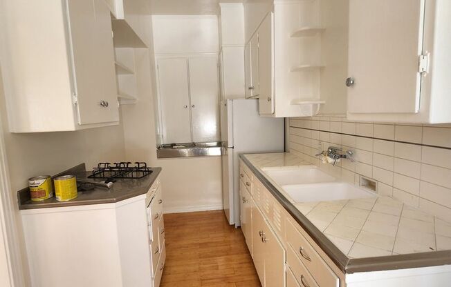 Rossmore Apartments