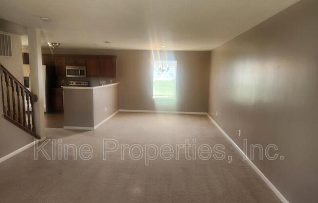 811 DAYBREAK DR