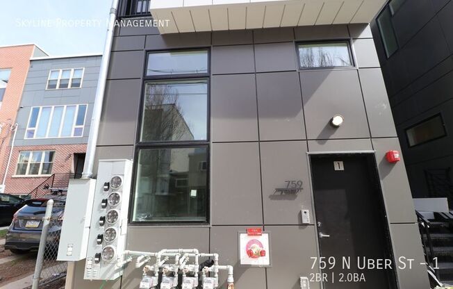 759 N UBER ST
