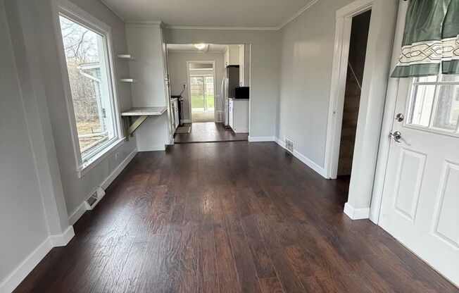 2209 Douglas Ave, Des Plaines, IL, 60018 Des Plaines, IL 60018