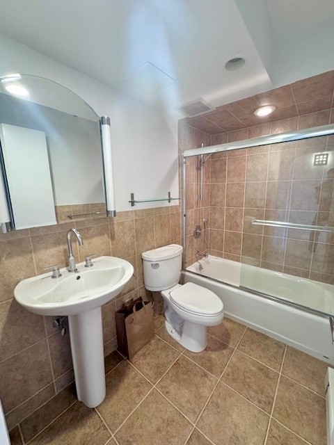 1 bed, 1 bath, 810 sqft, $2,950, Unit 422