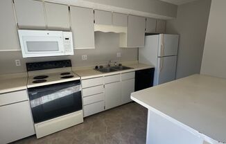 3 beds, 2 baths, $1,425, Unit 2026 Lindbergh