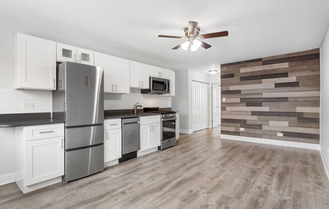 2 beds, 1 bath, 690 sqft, $2,250, Unit 502