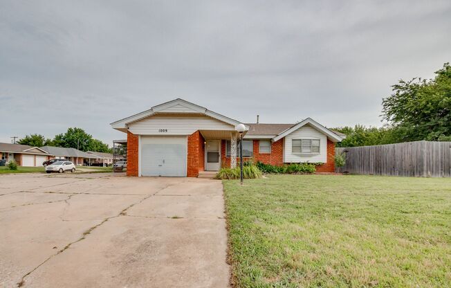3Bed 1.5 Bath In Moore Schools!!!