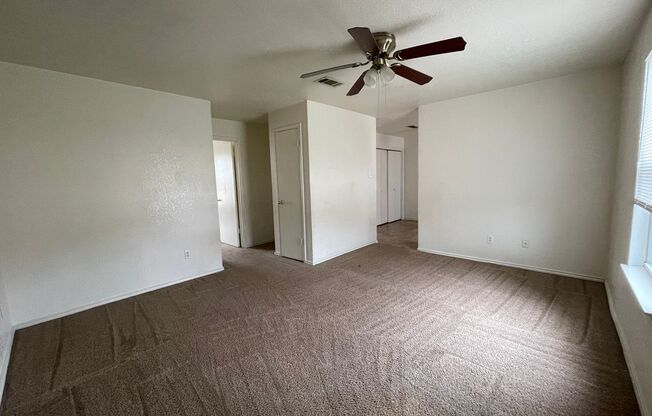 2 beds, 1 bath, 795 sqft, $695, Unit # B