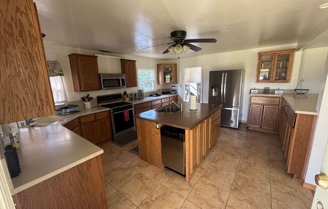 Large one bedroom | On the Feather River