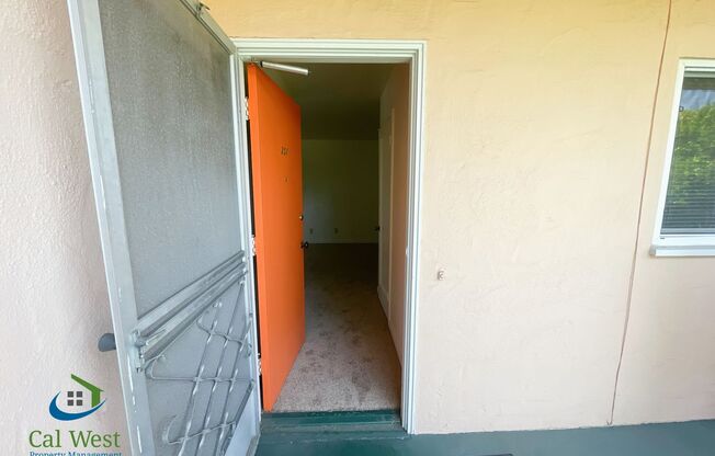 $ 1895 - Updated 1 Bed, 1 Bath Upstairs Apartment near Japan Town/Secured access!