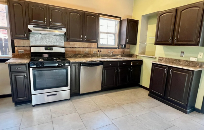 3 beds, 2 baths, $3,980