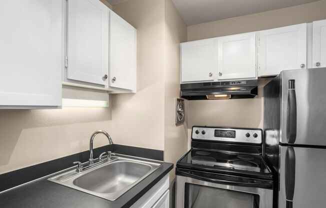 1 bed, 1 bath, 587 sqft, $1,395, Unit 306