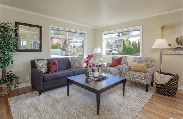Fantastic East of Market St. home in Kirkland!