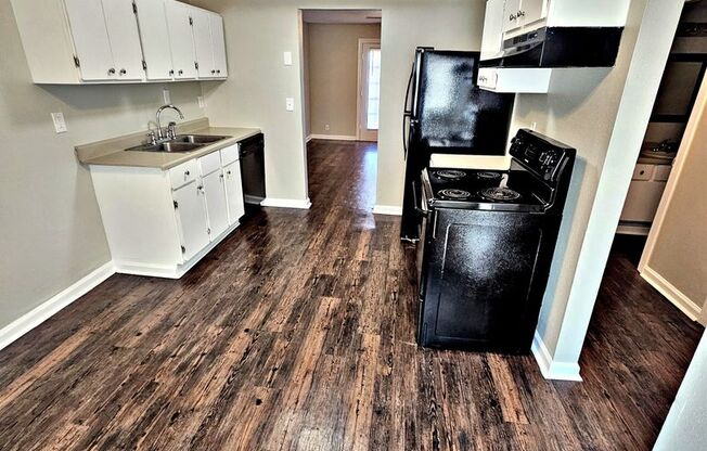 2 beds, 2.5 baths, 1,372 sqft, $995, Unit 10D