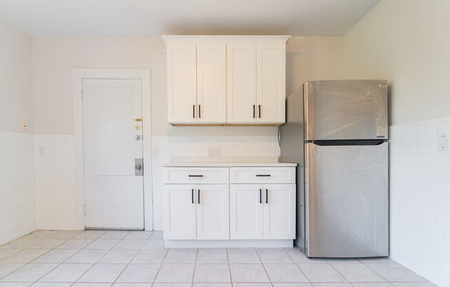 2 beds, 1 bath, 1,100 sqft, $2,700, Unit 2