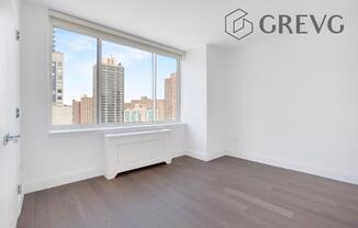 389 E 89 ST